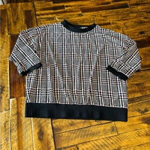 Tommy Hilfiger Black and White Patterned Tee